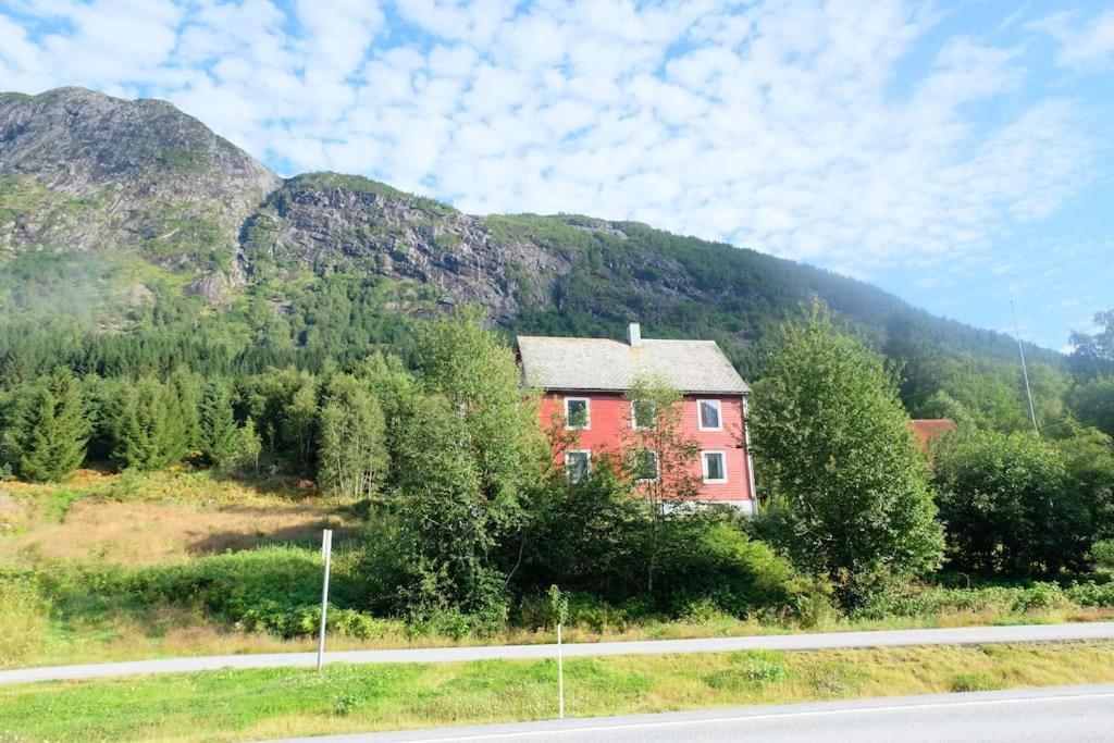 Apartment With Lake View In Jolster Årdal 外观 照片